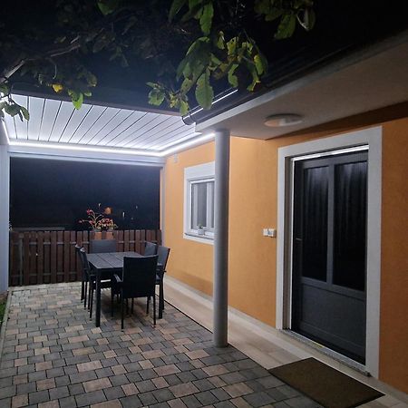 Apartma Nika Pobegi Exterior foto