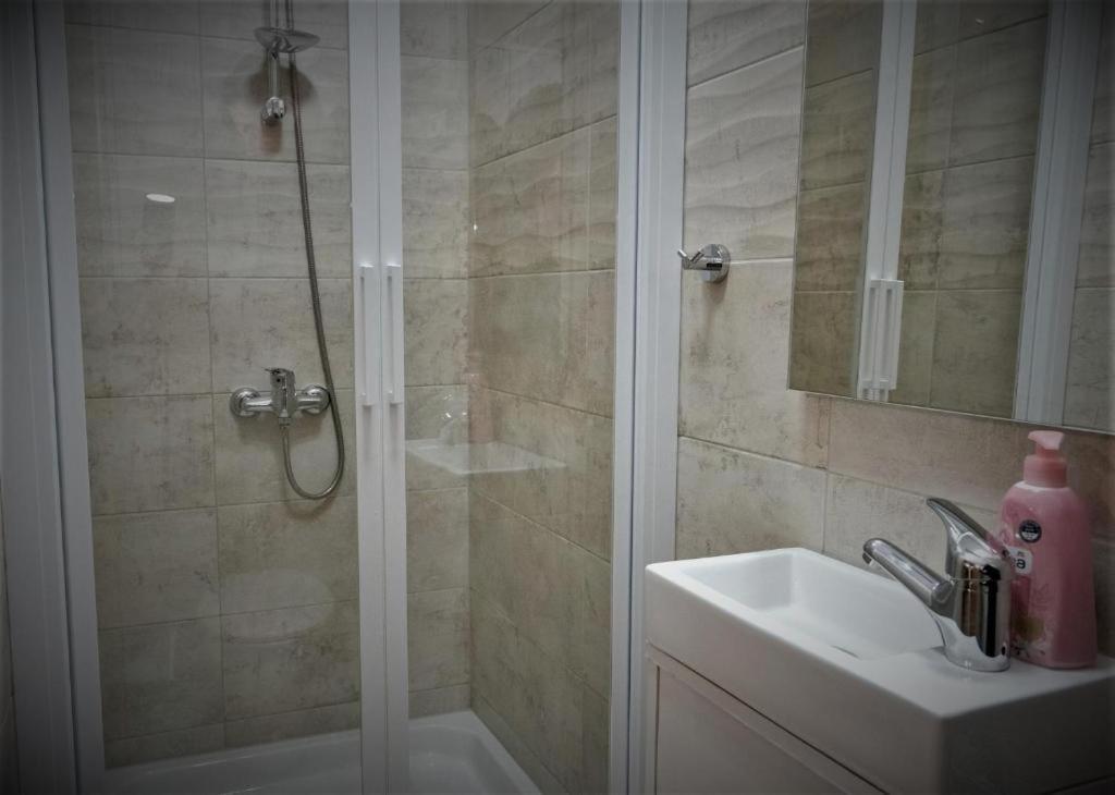 Apartma Nika Pobegi Exterior foto